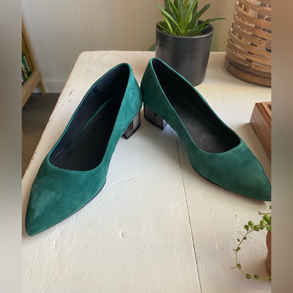 Girotti Italian Goat Suede CLASSIC HEELED SHOE 8710 Green